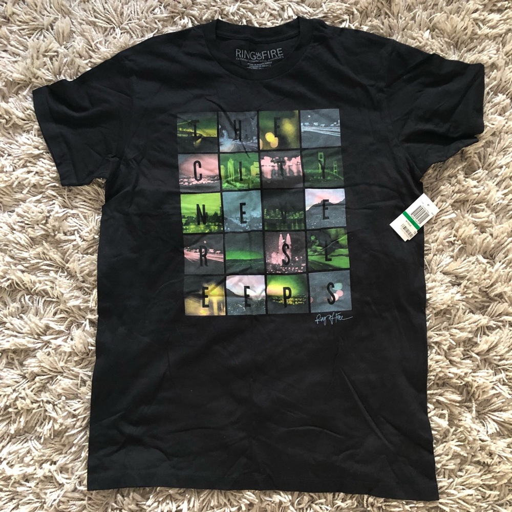 Ring of fire NWT black graphic t shirt in L